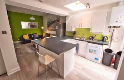 Raddlebarn Road, Birmingham - Birmingham, England, United Kingdom - Kitchen