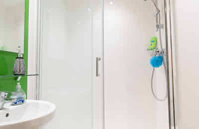 Pentland House, Edinburgh - Edinburgh, Scotland, United Kingdom - Bathroom