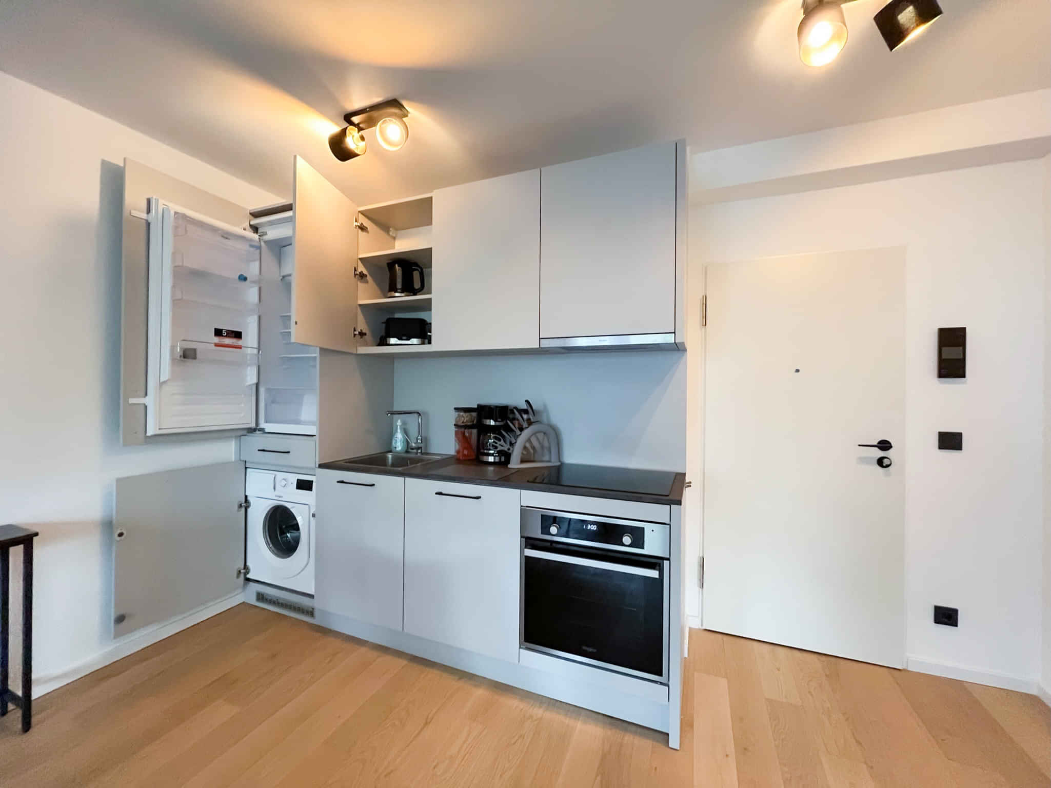 2 Room Apartment - Common Area?w=400&h=260&fit=crop&q=40&auto=format&trim=auto