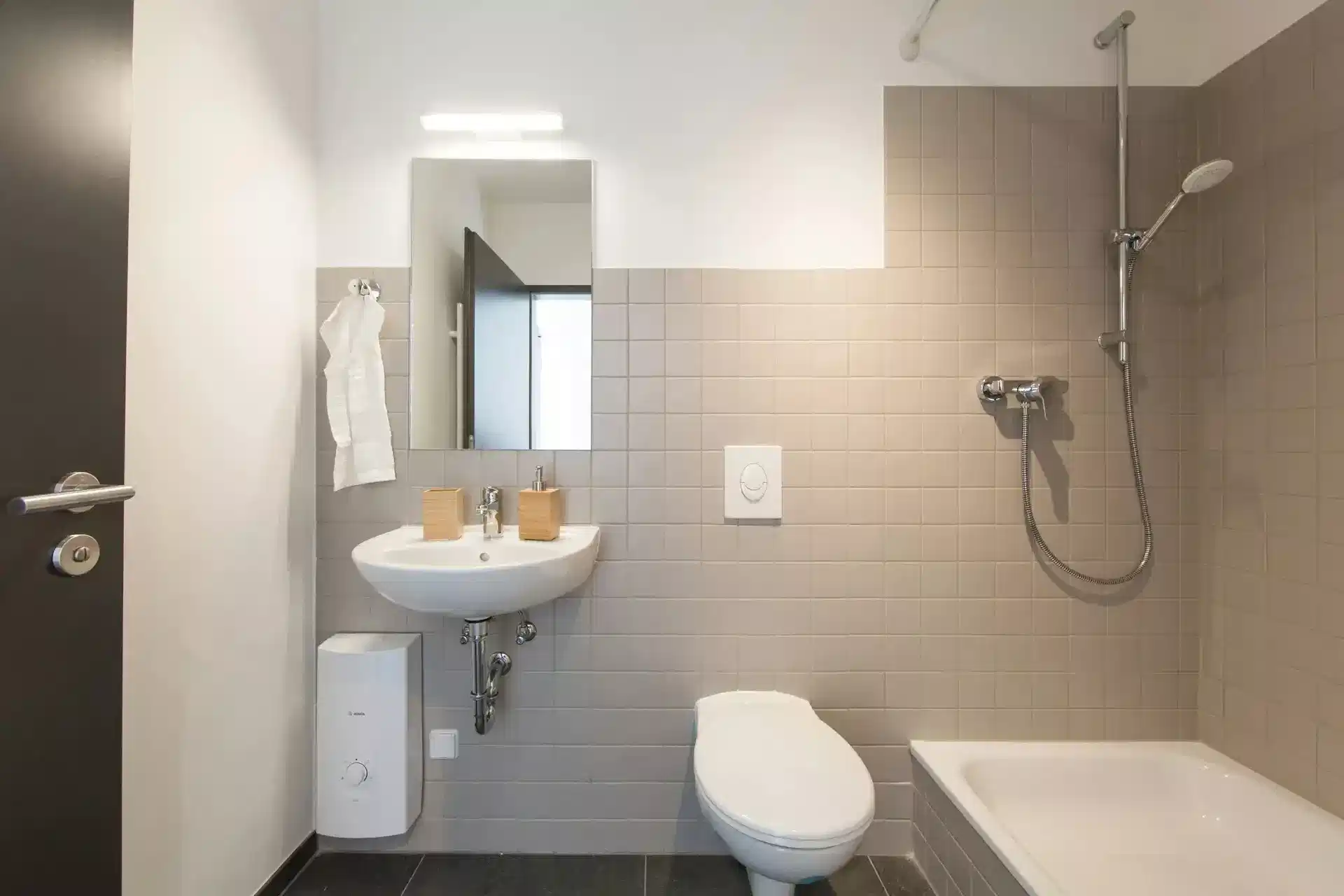 Amenities?w=400&h=260&fit=crop&q=40&auto=format&trim=auto