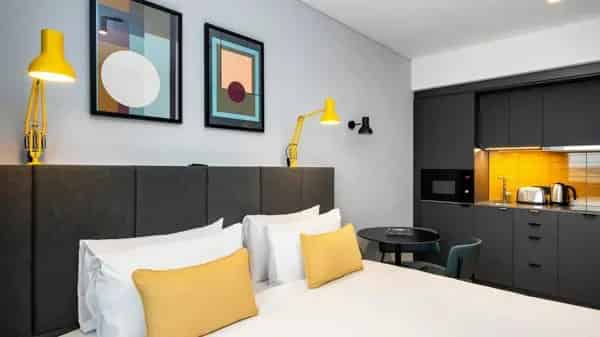 Amenities?w=400&h=260&fit=crop&q=40&auto=format&trim=auto