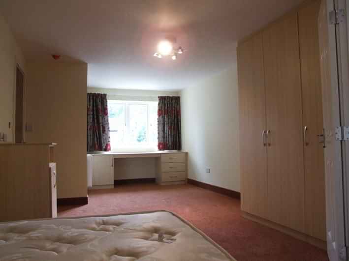 Kitchen?w=400&h=260&fit=crop&q=40&auto=format&trim=auto