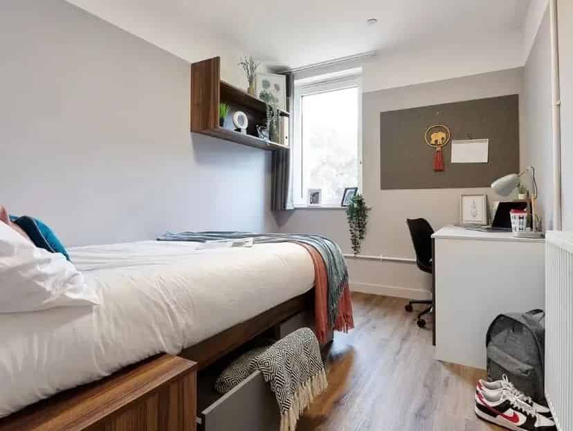 Amenities?w=400&h=260&fit=crop&q=40&auto=format&trim=auto