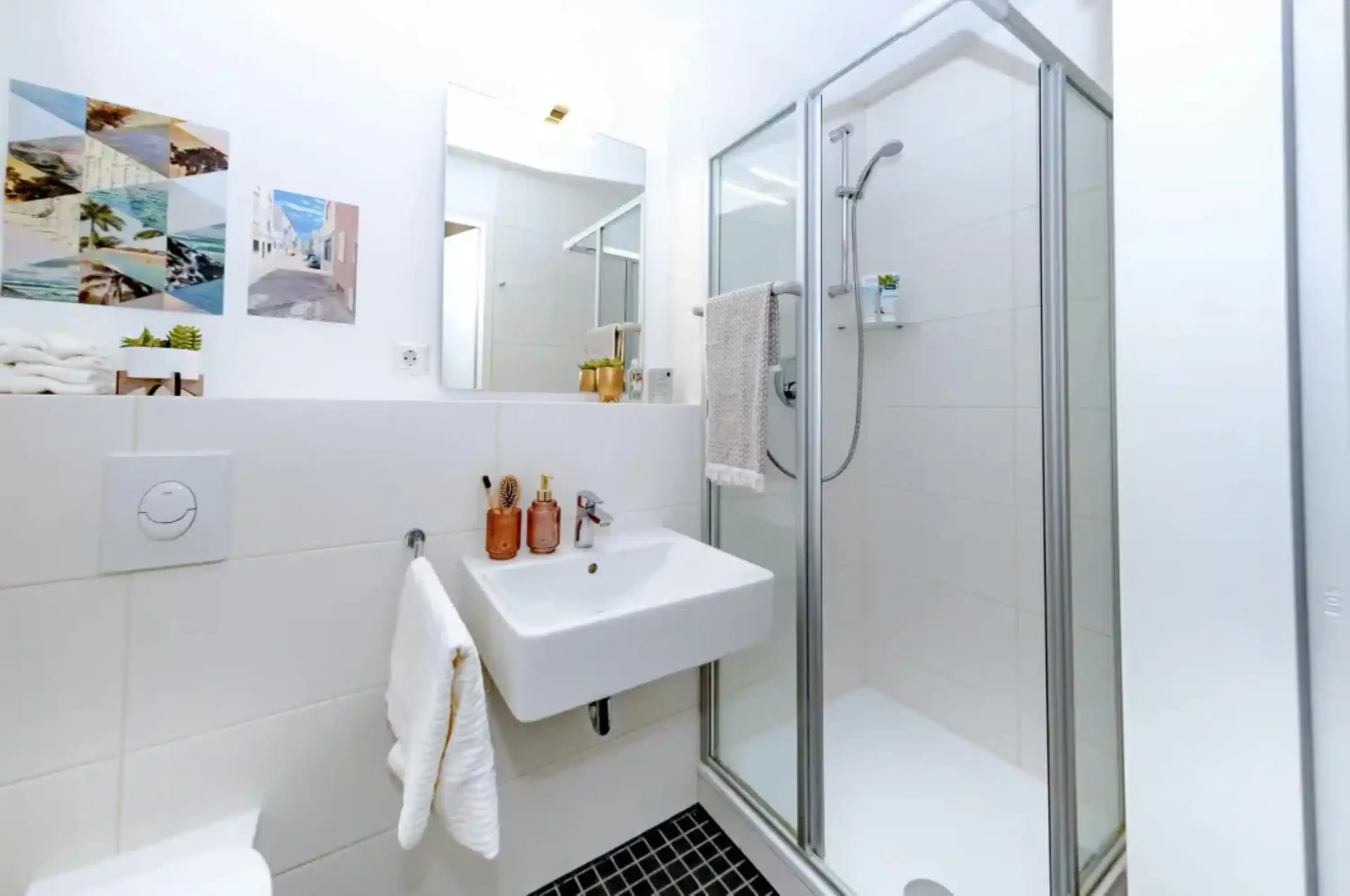 Shared Small Standard - Kitchen?w=400&h=260&fit=crop&q=40&auto=format&trim=auto