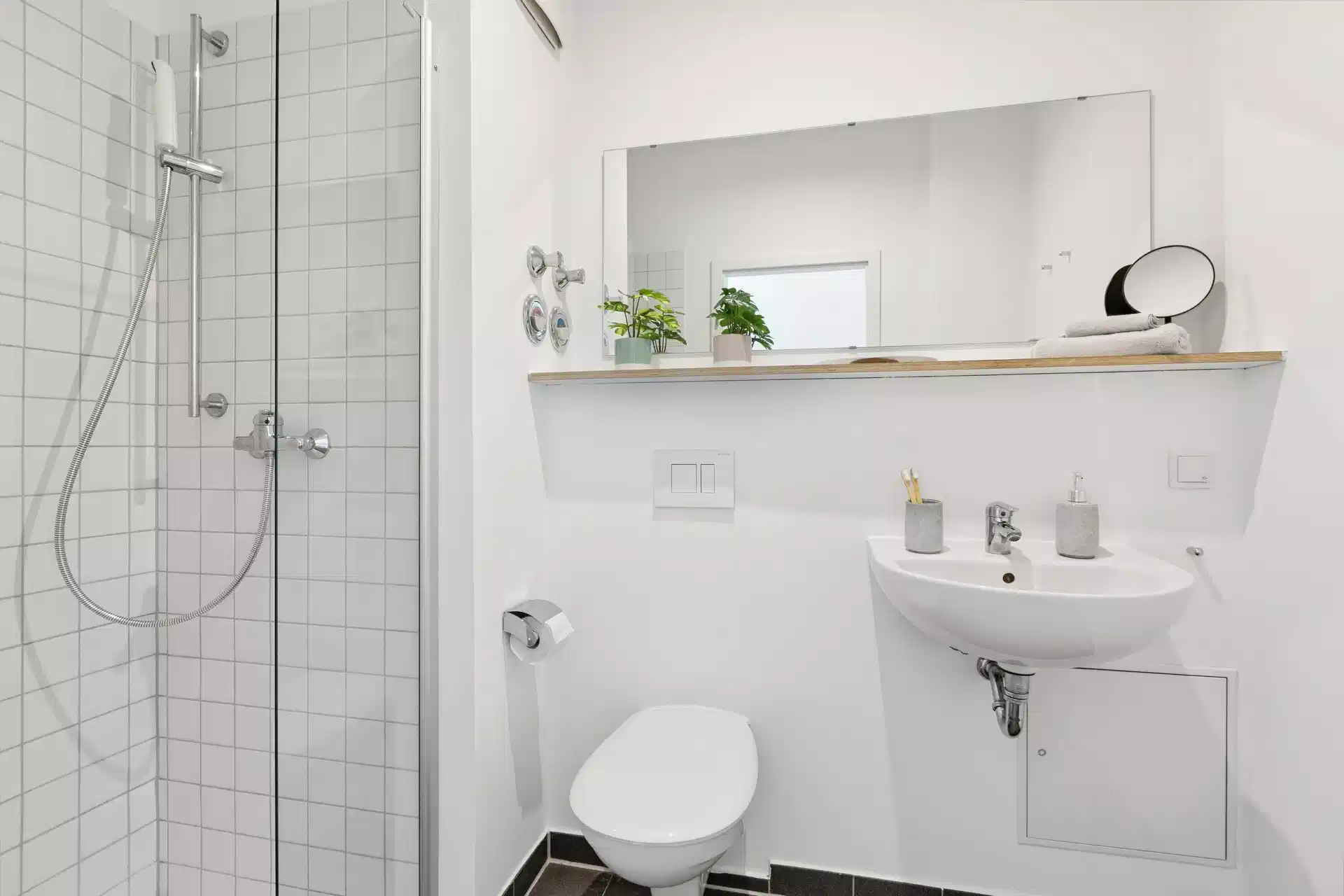 Amenities?w=400&h=260&fit=crop&q=40&auto=format&trim=auto