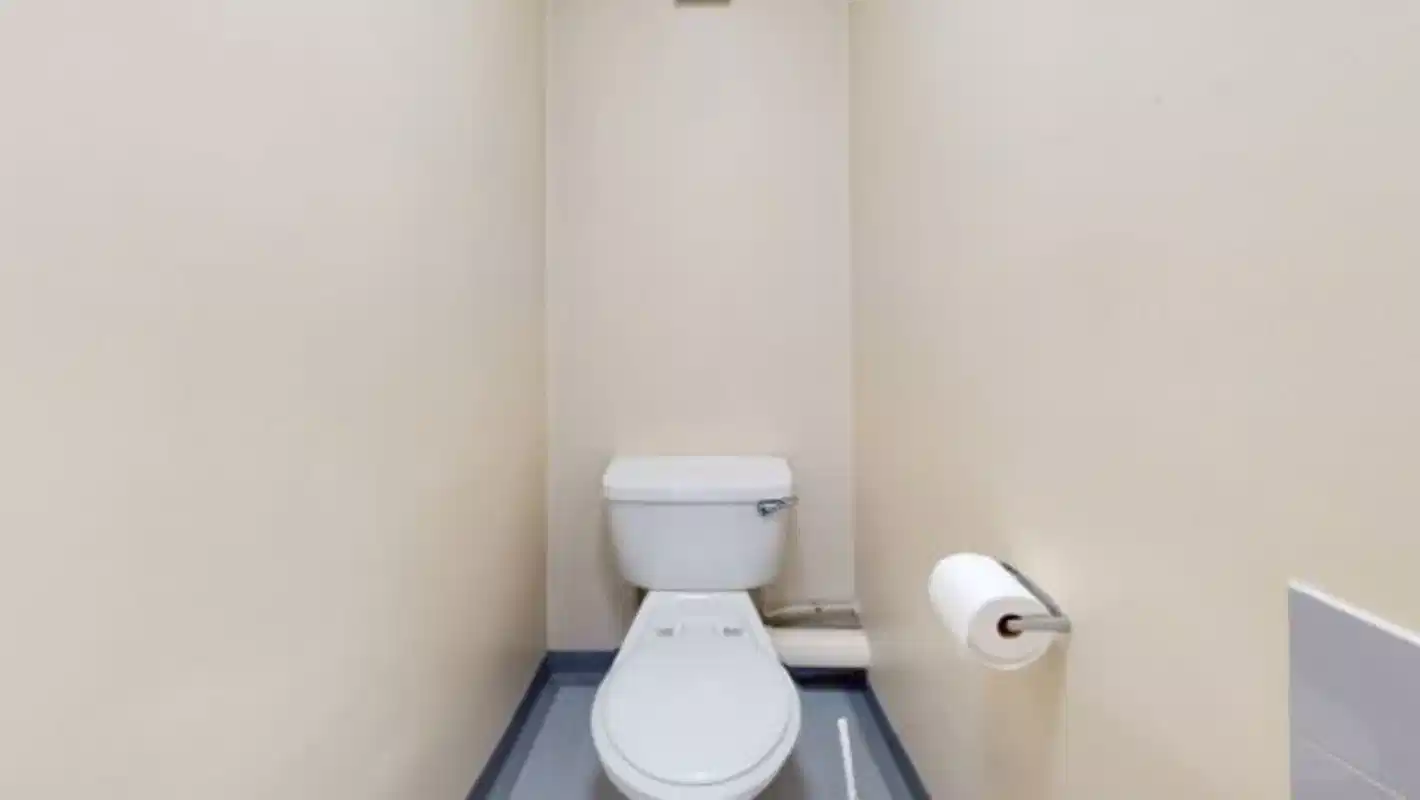 Cloister House, Broadgate Park, University of Nottingham, Nottingham - Nottingham, England, United Kingdom - Bathroom