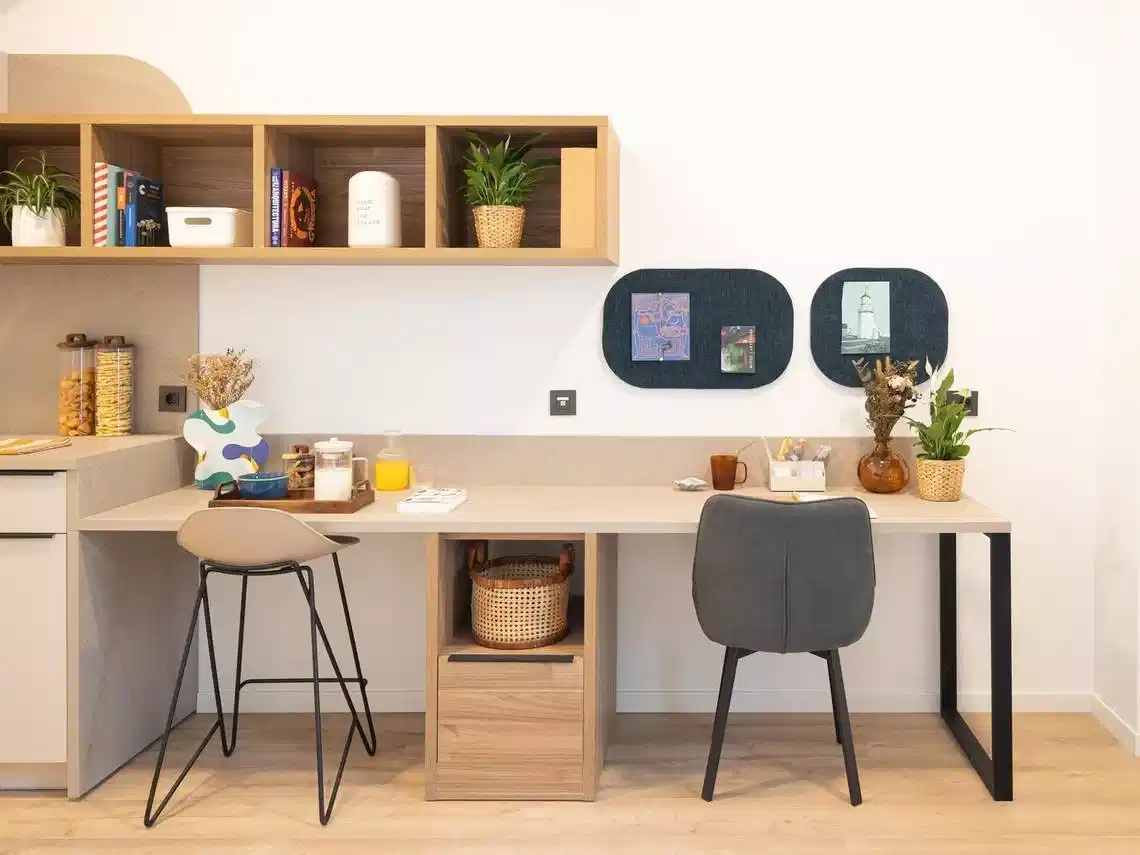 Amenities?w=400&h=260&fit=crop&q=40&auto=format&trim=auto