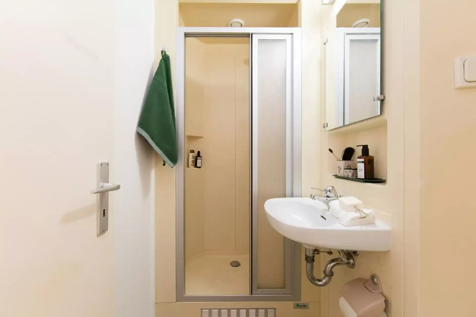 Home & Co Halle, Halle - Aachen, Germany - Single Large Standard - Bathroom
