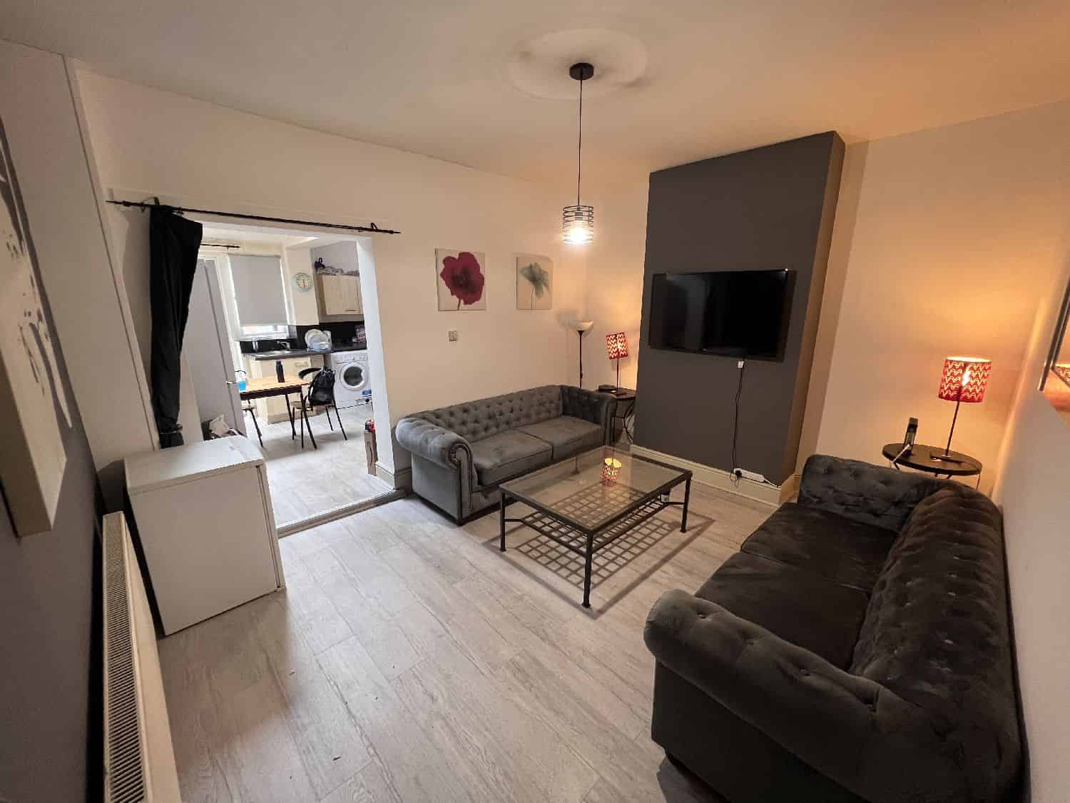 Link Road Edgbaston, Birmingham - Birmingham, England, United Kingdom - Amenities