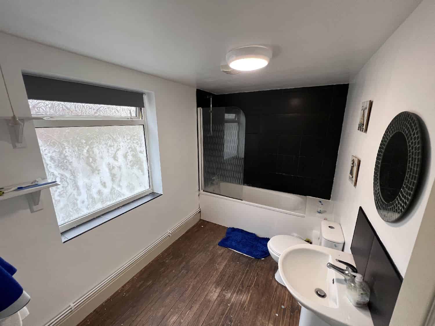 Amenities?w=400&h=260&fit=crop&q=40&auto=format&trim=auto