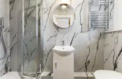 Room in a 5 Bedroom Apartment, Clifton Court, St John's Wood, London NW8 8HT - London, England, United Kingdom - Bathroom