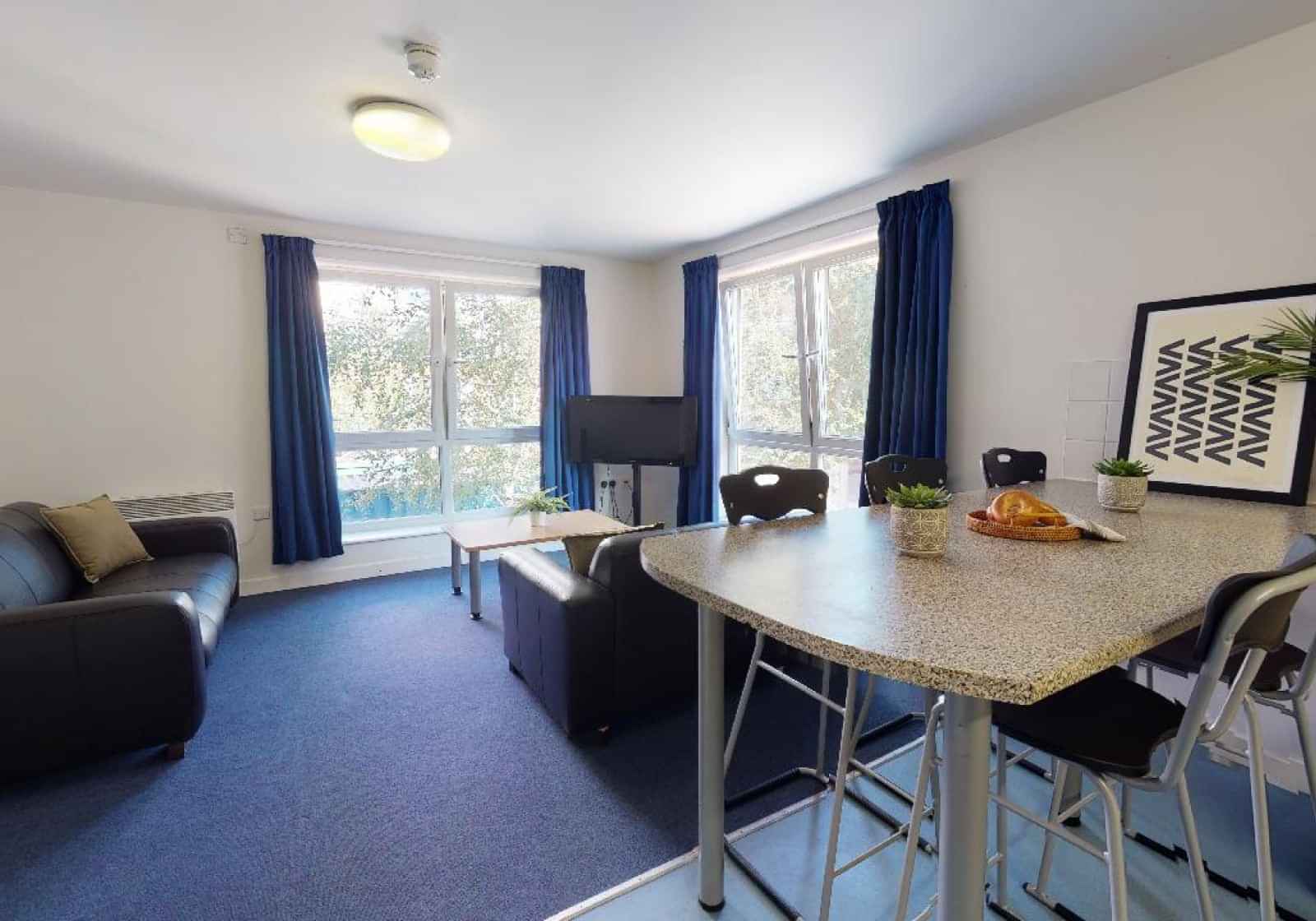 Kitchen?w=400&h=260&fit=crop&q=40&auto=format&trim=auto