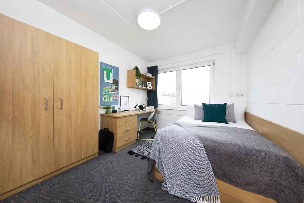 Linksfield House, Aberdeen - Aberdeen, Scotland, United Kingdom - Ensuite - Bedroom