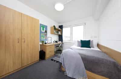 Linksfield House, Aberdeen - Aberdeen, Scotland, United Kingdom - Ensuite - Bedroom