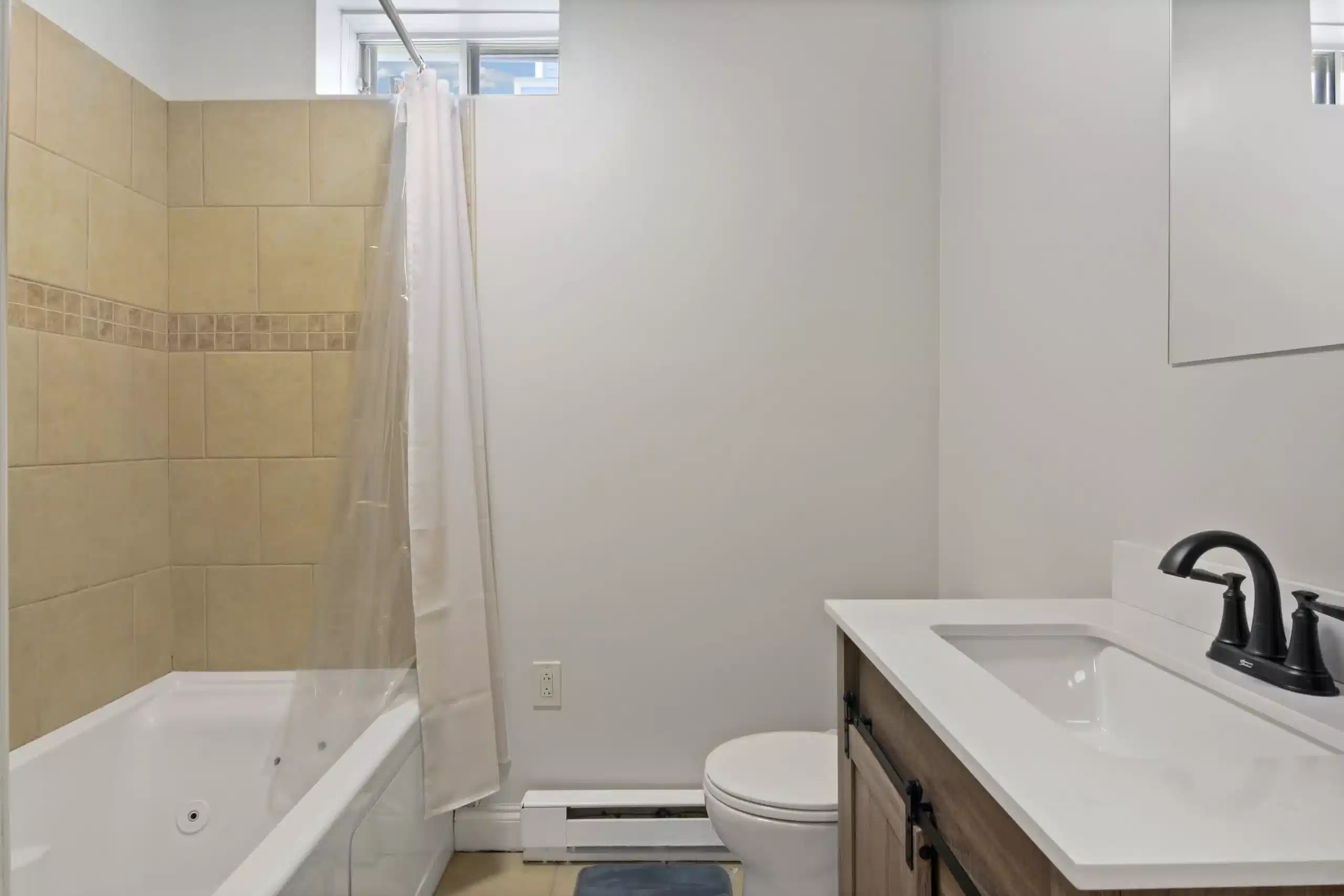 Common Area?w=400&h=260&fit=crop&q=40&auto=format&trim=auto