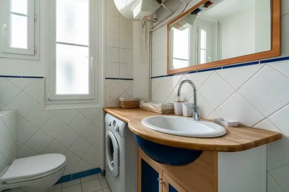 Common Area?w=400&h=260&fit=crop&q=40&auto=format&trim=auto