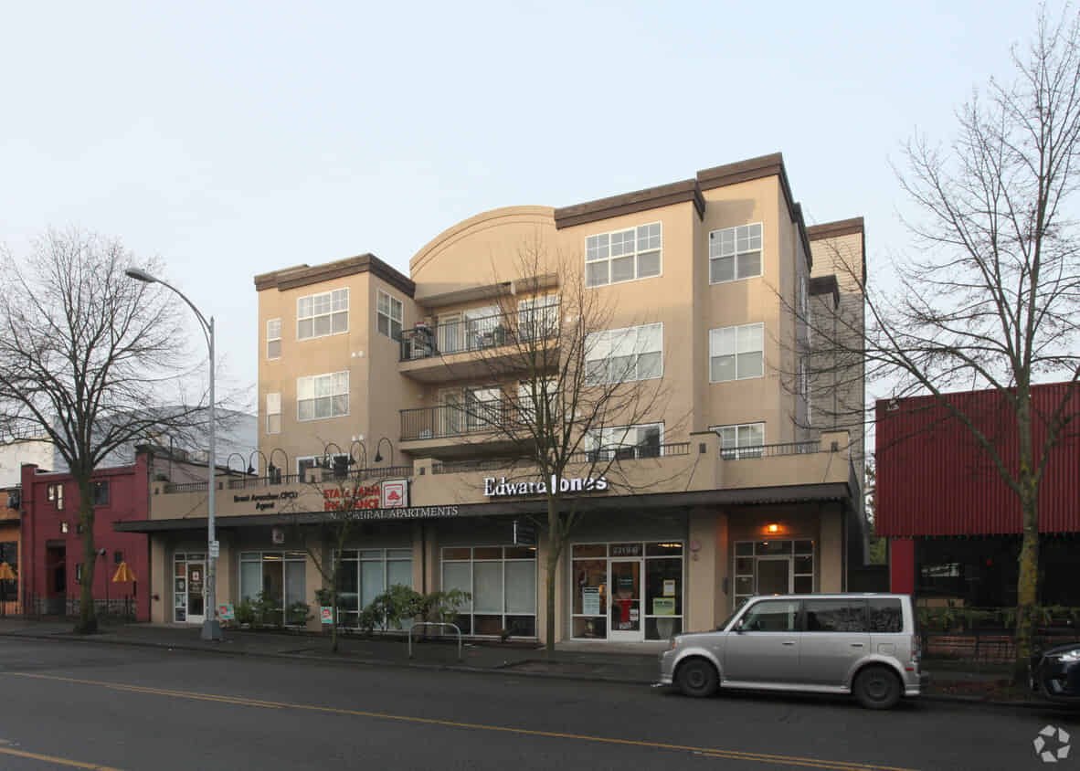 North Admiral, Seattle 5