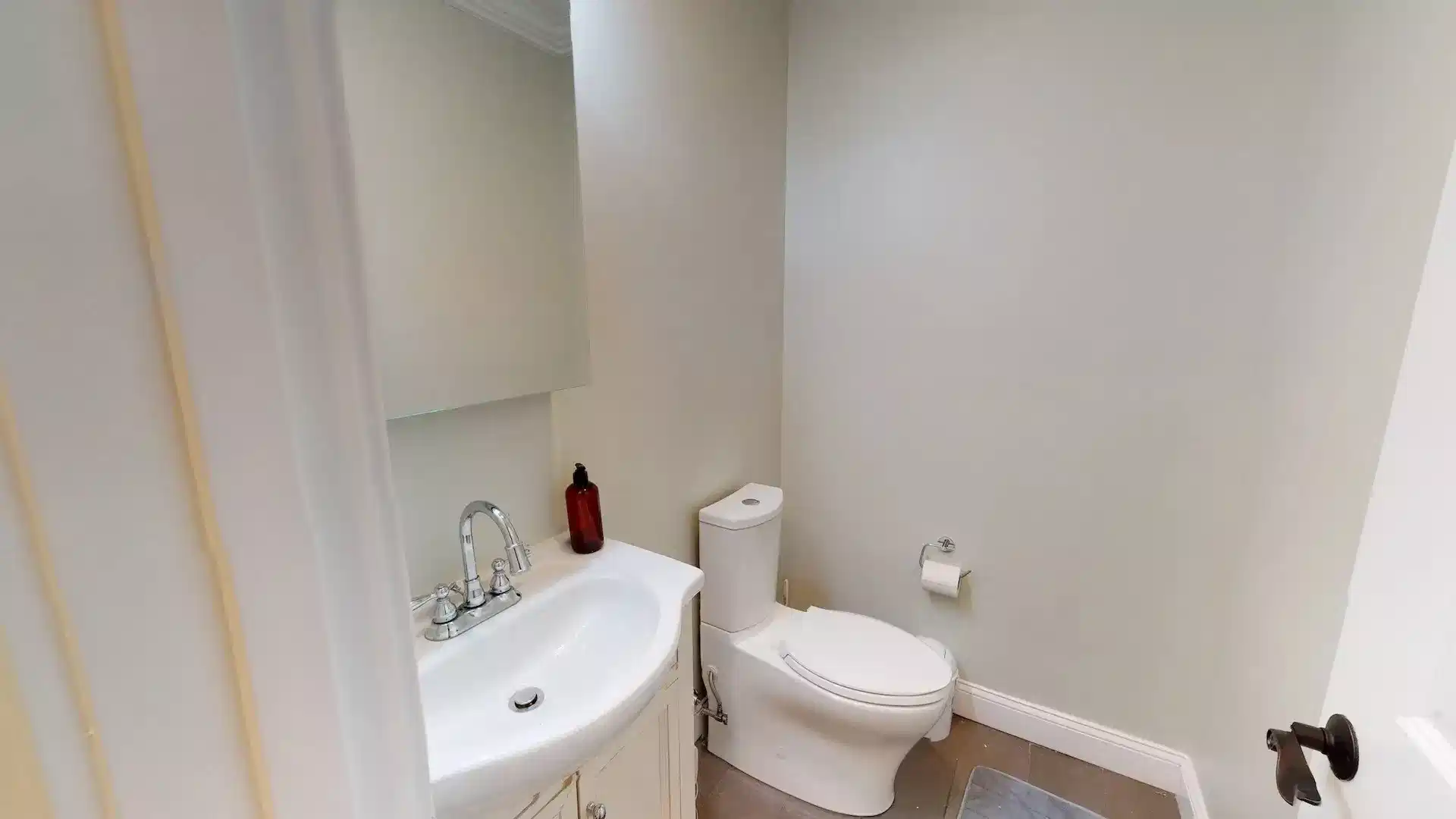 Bathroom?w=400&h=260&fit=crop&q=40&auto=format&trim=auto