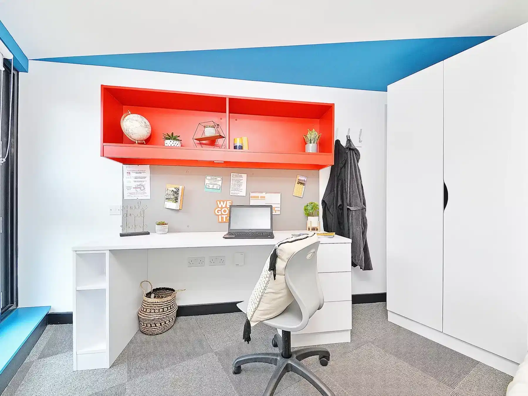 Amenities?w=400&h=260&fit=crop&q=40&auto=format&trim=auto