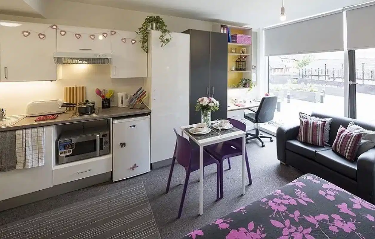 Amenities?w=400&h=260&fit=crop&q=40&auto=format&trim=auto