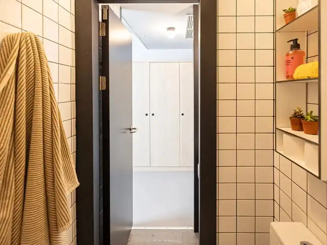 Common Area?w=400&h=260&fit=crop&q=40&auto=format&trim=auto