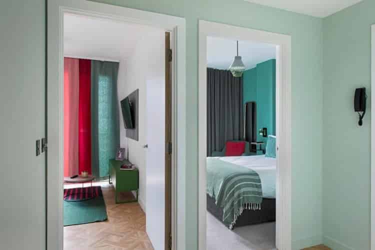 Common Area?w=400&h=260&fit=crop&q=40&auto=format&trim=auto