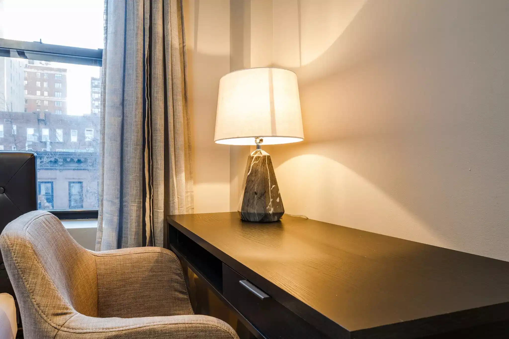 Kitchen?w=400&h=260&fit=crop&q=40&auto=format&trim=auto