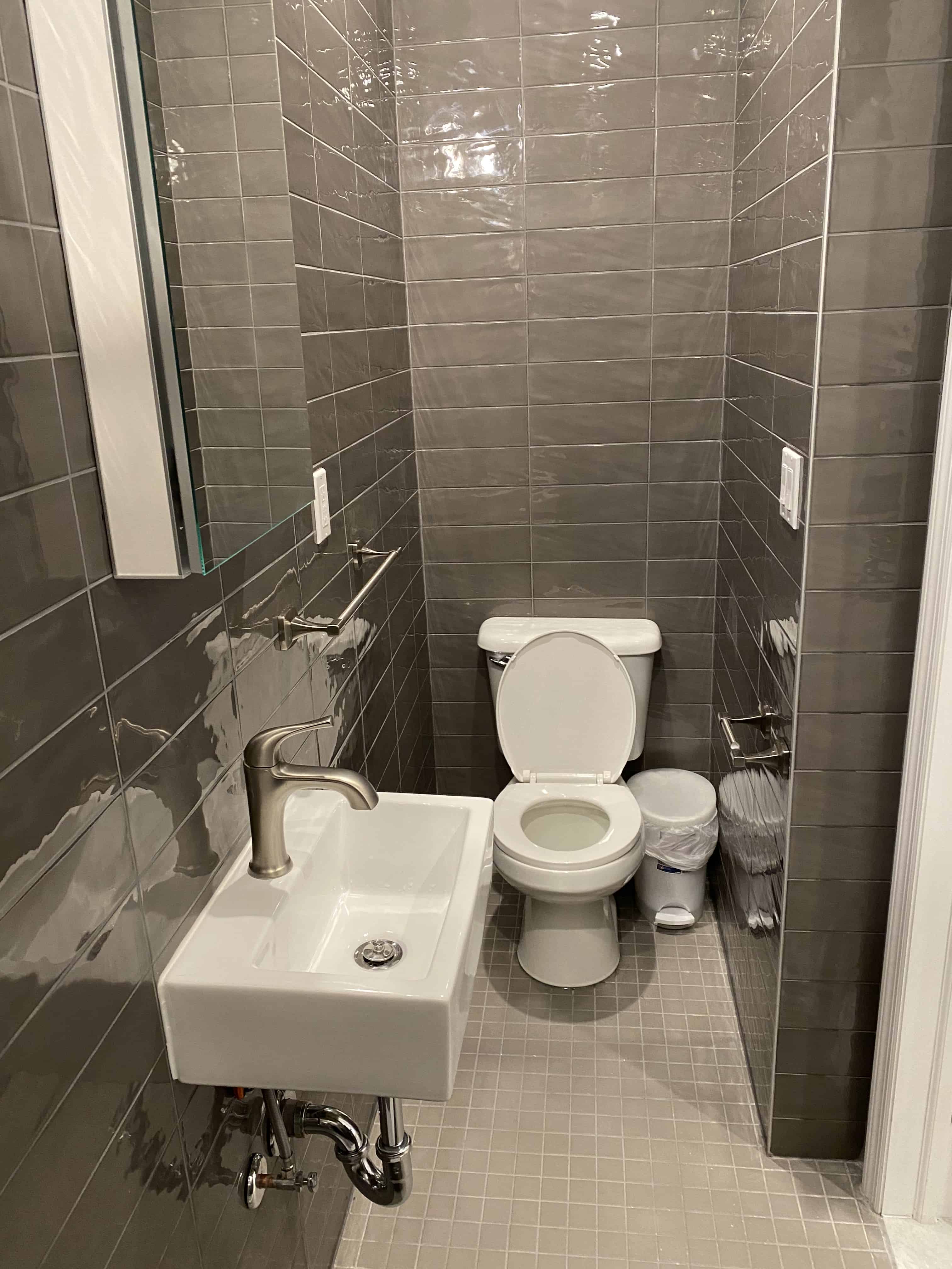 Amenities?w=400&h=260&fit=crop&q=40&auto=format&trim=auto