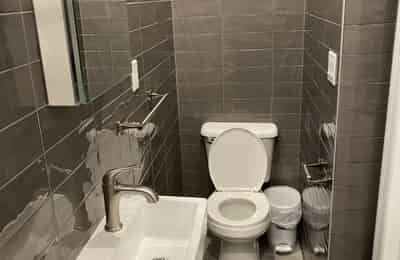 Amenities?w=400&h=260&fit=crop&q=40&auto=format&trim=auto