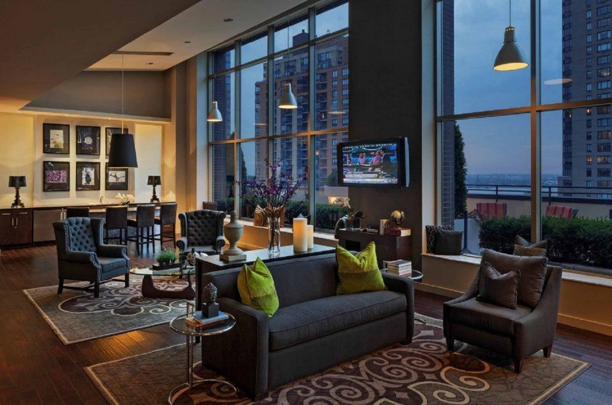 Common Area?w=400&h=260&fit=crop&q=40&auto=format&trim=auto