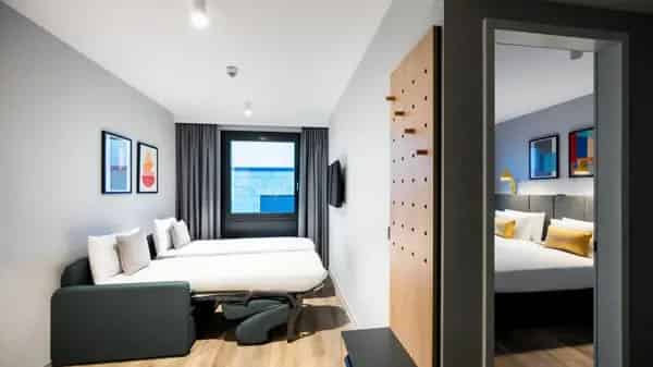 Amenities?w=400&h=260&fit=crop&q=40&auto=format&trim=auto