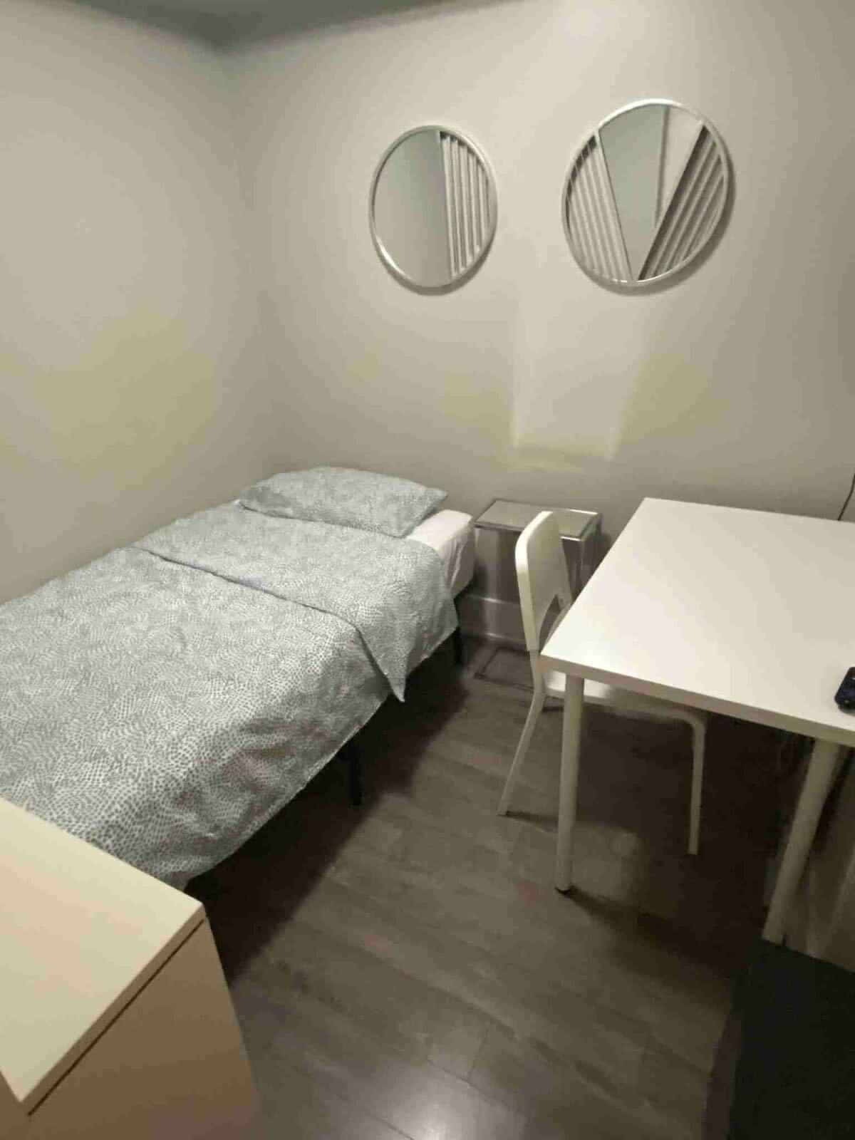 Kitchen?w=400&h=260&fit=crop&q=40&auto=format&trim=auto