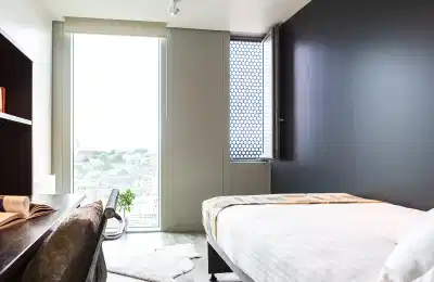 Bedroom?w=400&h=260&fit=crop&q=40&auto=format&trim=auto