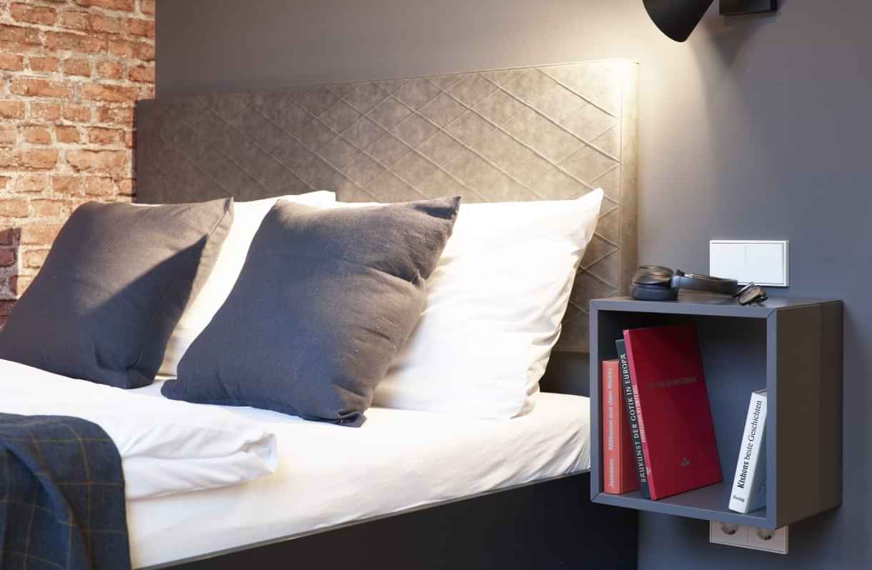 Common Area?w=400&h=260&fit=crop&q=40&auto=format&trim=auto