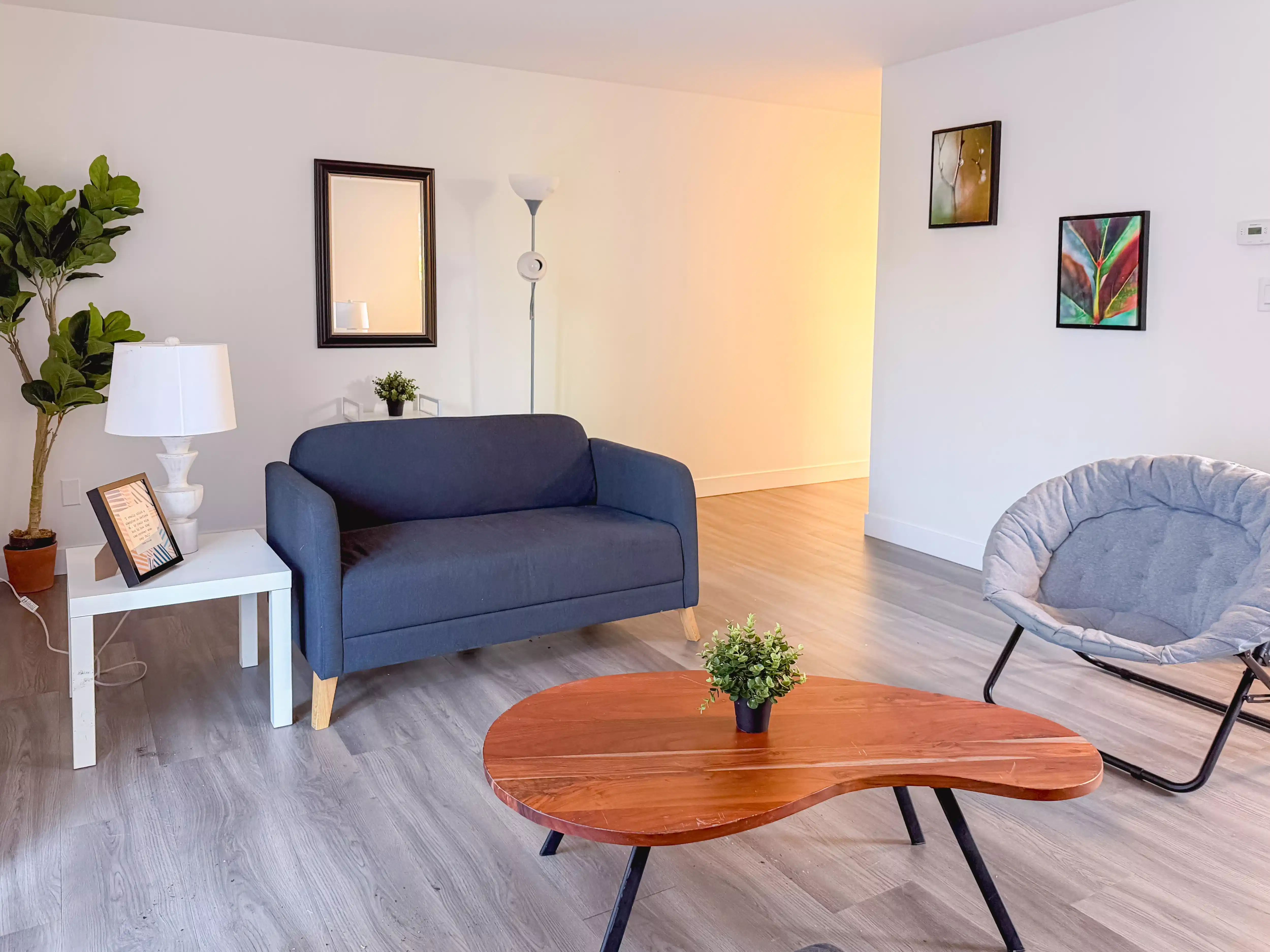 95 E 14th Ave, Vancouver - Vancouver, Canada - Unit 204 (1 Bed 1 Bath) - Common Area