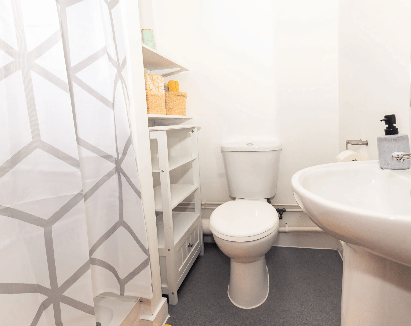 Common Area?w=400&h=260&fit=crop&q=40&auto=format&trim=auto