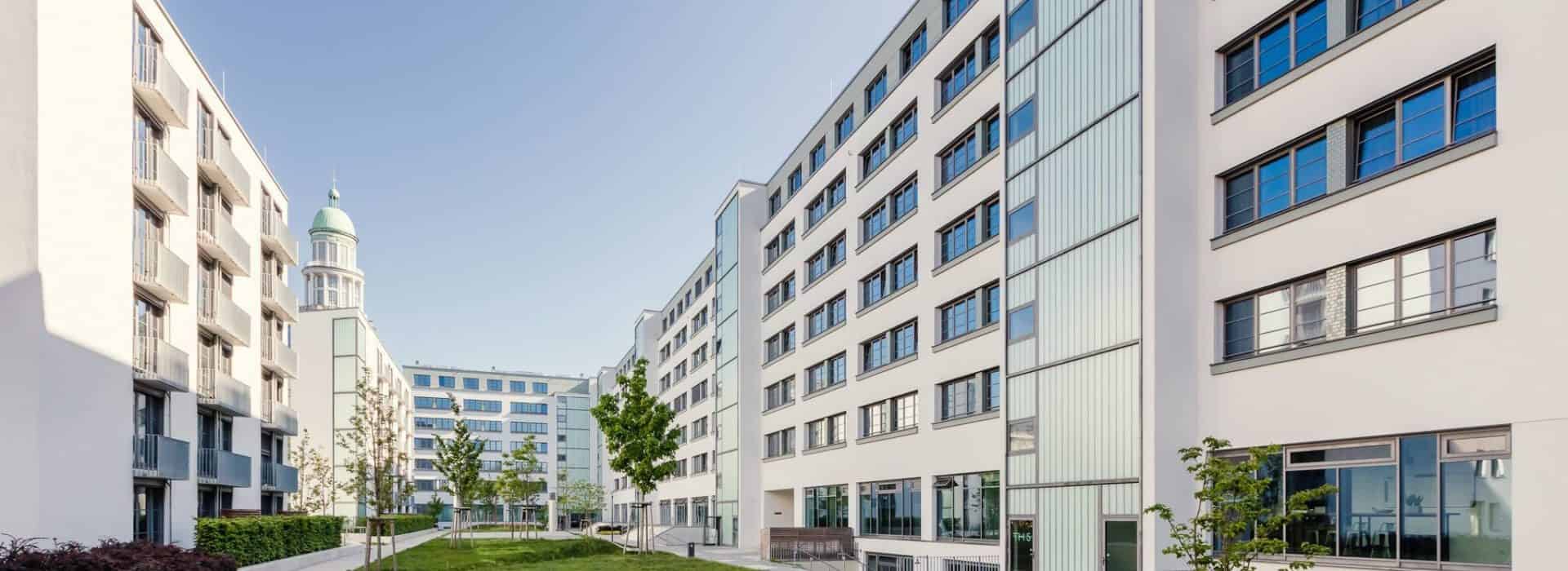 Neon Wood Frankfurter Tor, Berlin - Berlin, Germany - Exterior