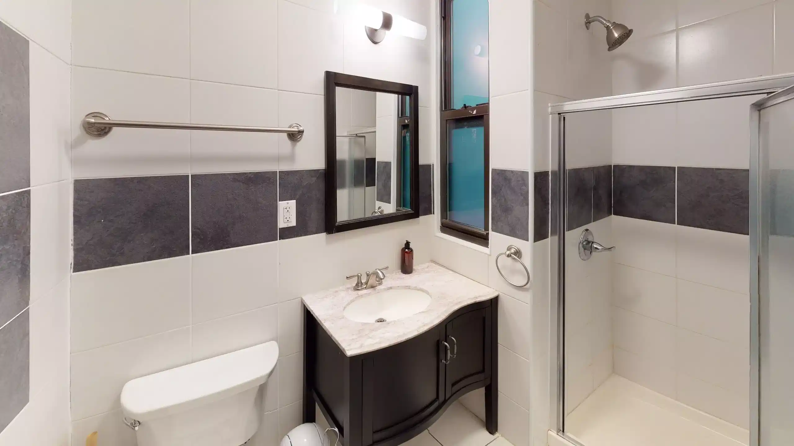 Amenities?w=400&h=260&fit=crop&q=40&auto=format&trim=auto