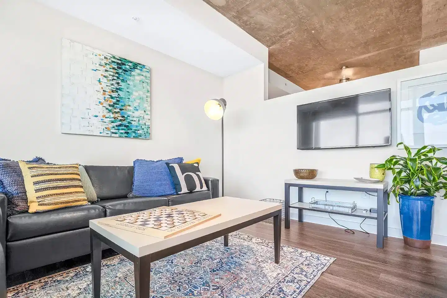 Square on Fifth, Atlanta - Atlanta, Georgia, United States - Amenities