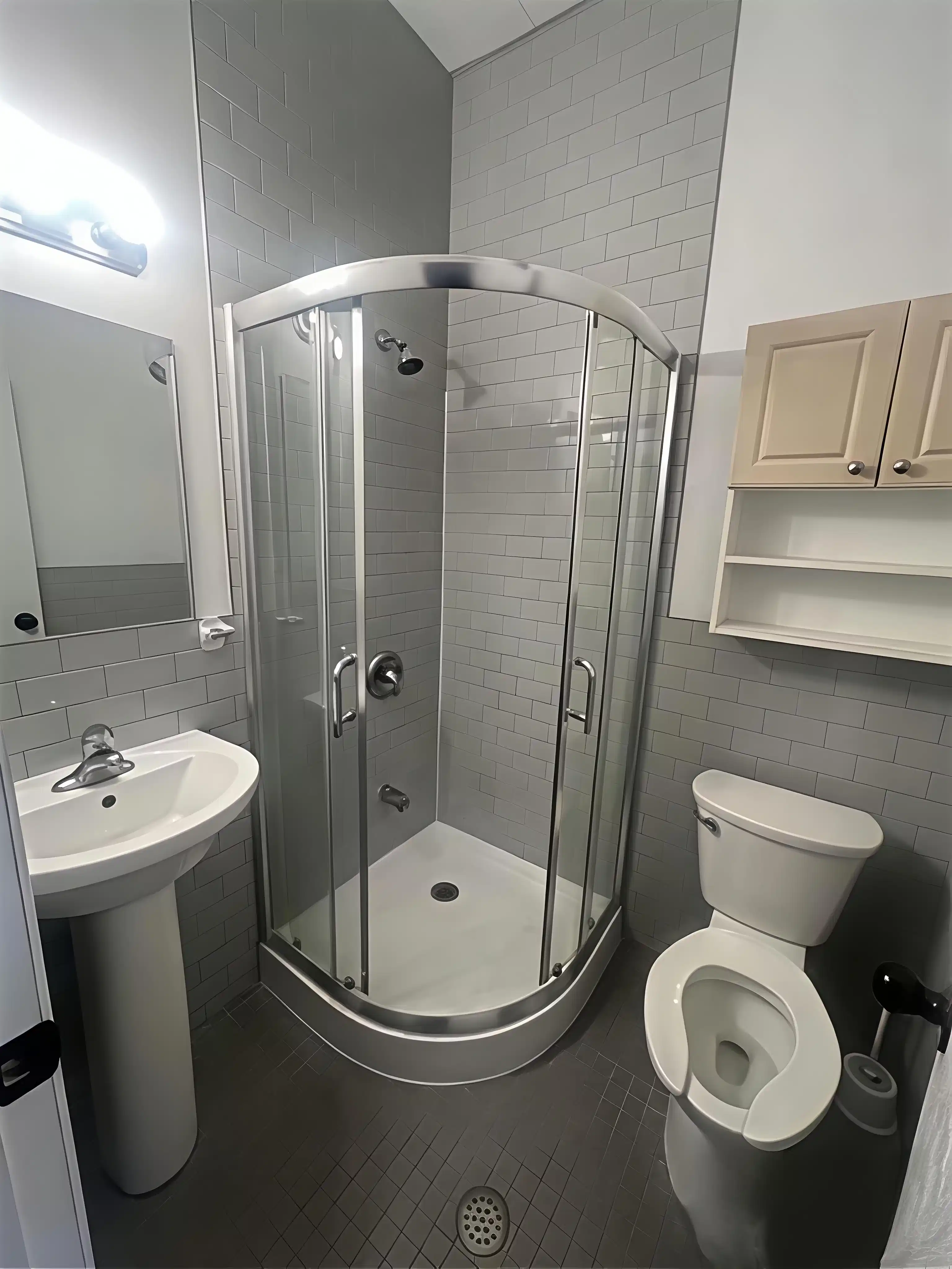 Exterior?w=400&h=260&fit=crop&q=40&auto=format&trim=auto