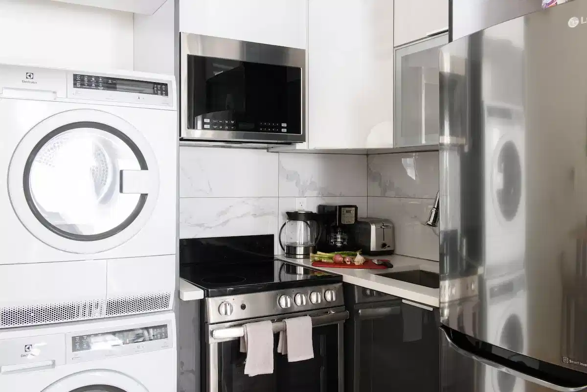  #24-10 : Studio - Common Area?w=400&h=260&fit=crop&q=40&auto=format&trim=auto