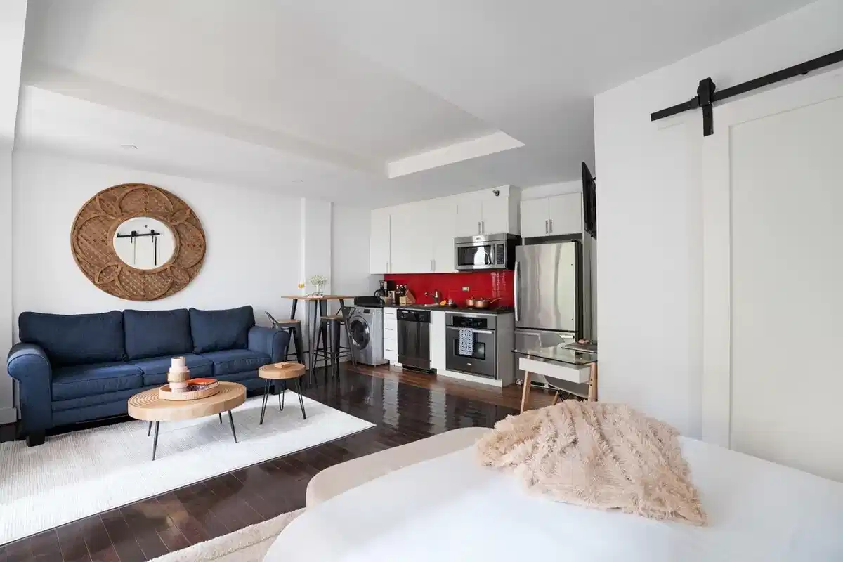 Exterior?w=400&h=260&fit=crop&q=40&auto=format&trim=auto