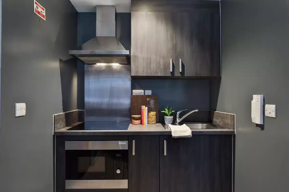 Amenities?w=400&h=260&fit=crop&q=40&auto=format&trim=auto