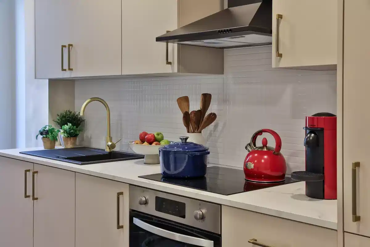 Amenities?w=400&h=260&fit=crop&q=40&auto=format&trim=auto