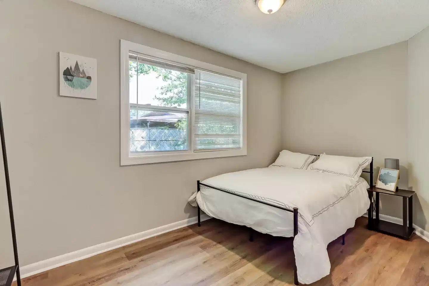 #6419: Room in 9 Bed 2 Bath - Bedroom?w=400&h=260&fit=crop&q=40&auto=format&trim=auto