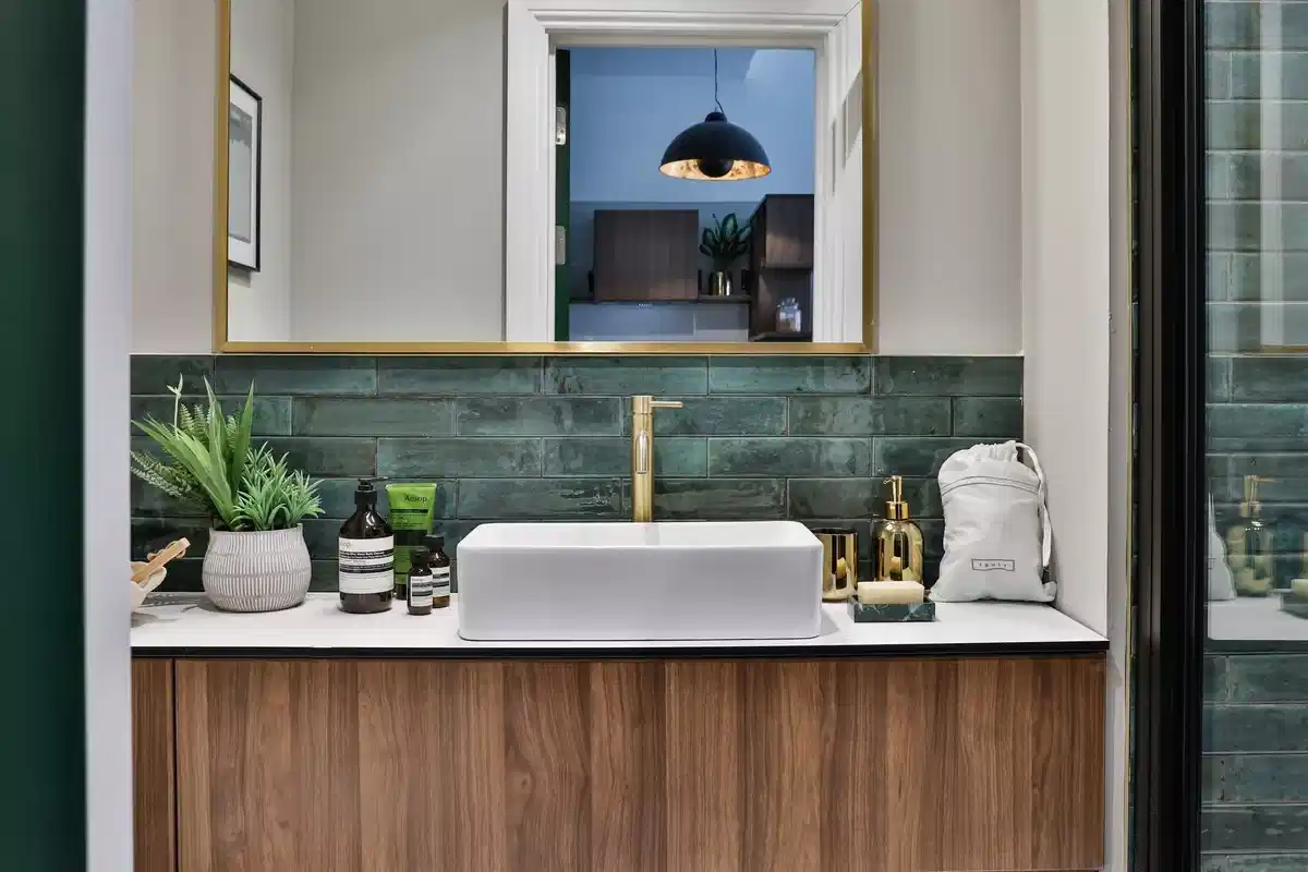 Kitchen?w=400&h=260&fit=crop&q=40&auto=format&trim=auto