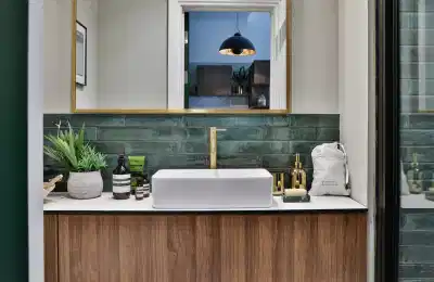 Kitchen?w=400&h=260&fit=crop&q=40&auto=format&trim=auto