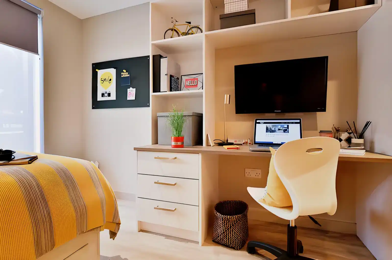 Amenities?w=400&h=260&fit=crop&q=40&auto=format&trim=auto