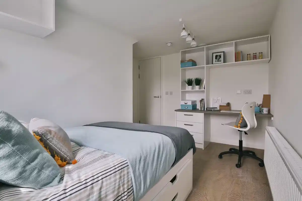 Basic 3 Bed Apartment