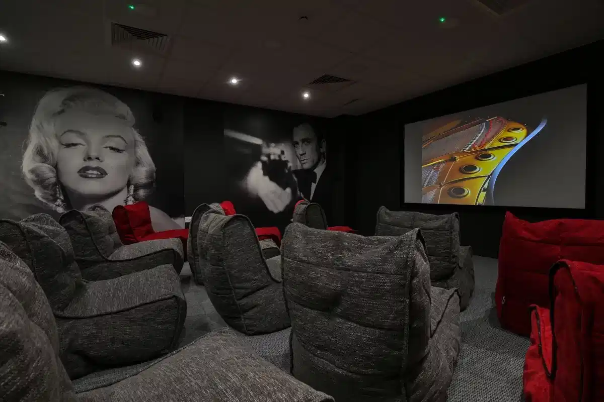 Oldgate House, Huddersfield - Huddersfield, England, United Kingdom - Amenities